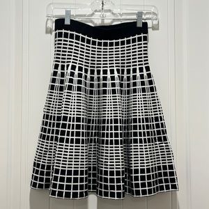 Checkered flared skirt WHBM Sz XS monochromatic